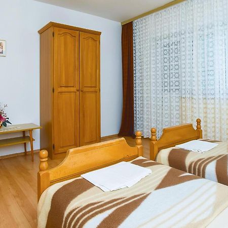 Beautiful Apartment In Omis With Wifi Eksteriør bilde