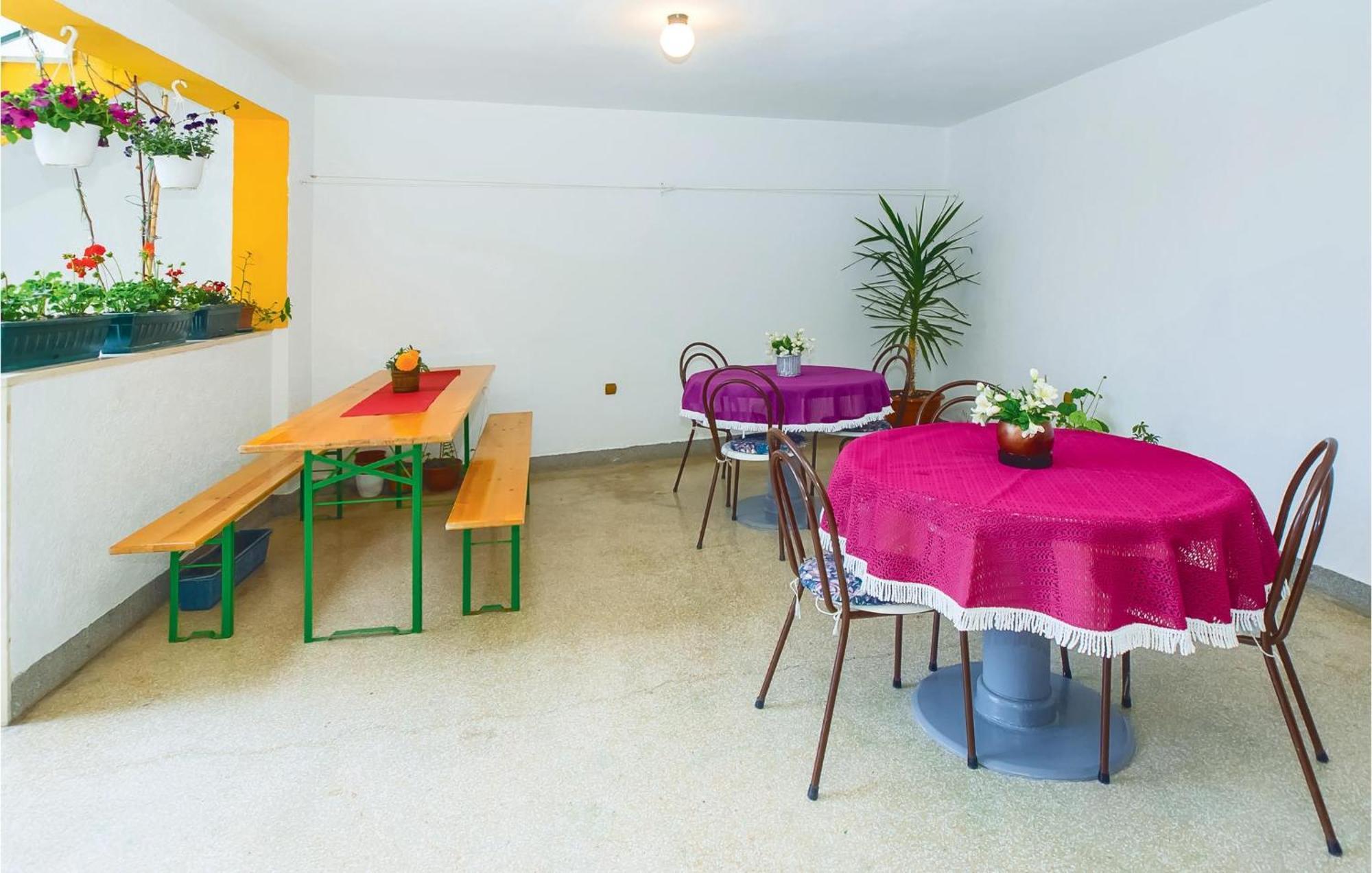 Beautiful Apartment In Omis With Wifi Eksteriør bilde