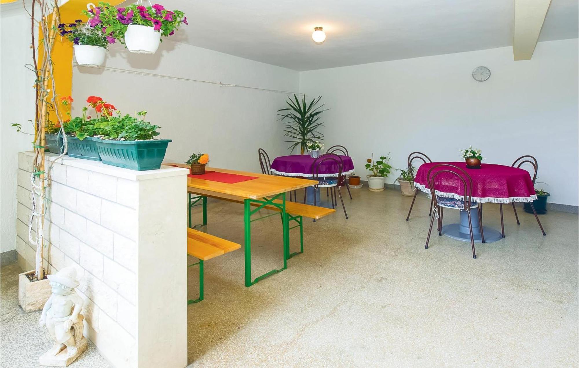 Beautiful Apartment In Omis With Wifi Eksteriør bilde